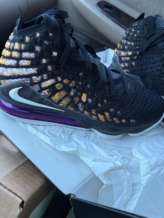 Nike LeBron XVII “ LAKERS” Men’s Size 9.5